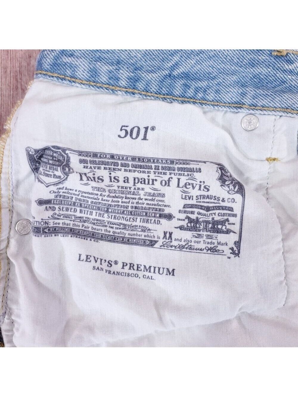 NWT Levis Womens Size 32 501 Rolled Shorts Mid Rise Button Fly Big E Denim Blue - Picture 10 of 16